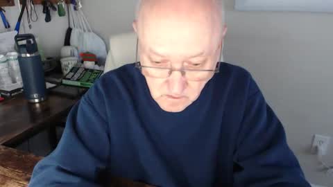 Snapshot of millenium0129 chatting on 5, 12, 2025 millenium0129 online show from 5, 12, 2025