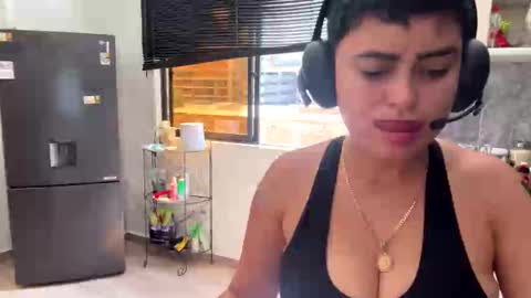 Snapshot of milley_rose chatting on 29, 10, 2025 Im girl my name is Johana online show from 29, 10, 2025