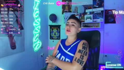 Snapshot of milley_rose chatting on 25, 11, 2025 Im girl my name is Johana online show from 25, 11, 2025