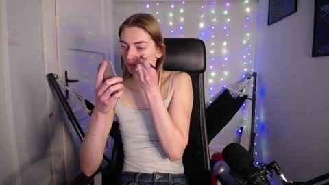 millie_lacroix online show from 28, 1, 2025