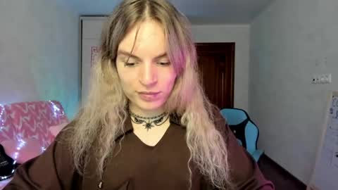 mili-kira online show from 15, 5, 2026