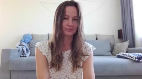 milly_browski online show from 9, 9, 2025