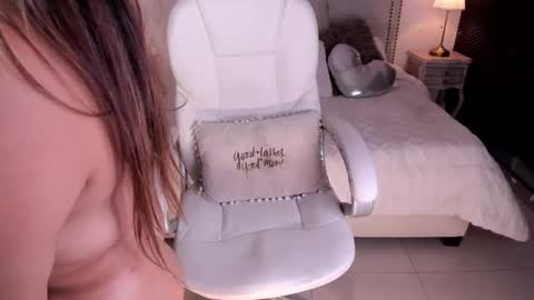 Milena online show from 5, 3, 2026