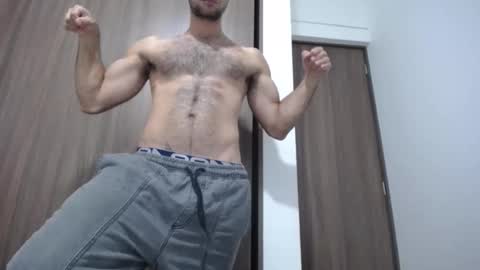 Snapshot of milostructor chatting on 1, 2, 2026 miloslove online show from 1, 2, 2026