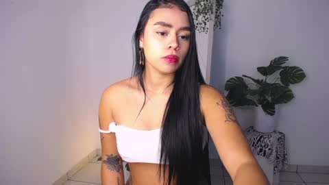 Mily Ortiz online show from 28, 7, 2026