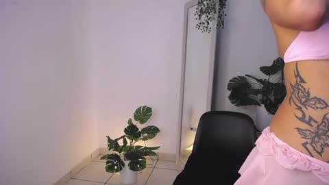Mily Ortiz online show from 28, 7, 2026