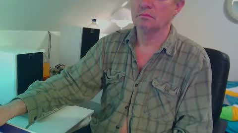  Milymen26  Polish man  master  fereskik straight mature online show from 26, 4, 2026