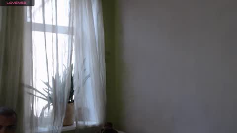 mimi_la online show from 8, 10, 2025