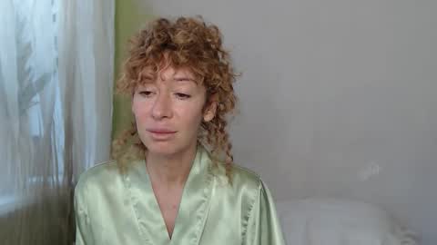 mimi_la online show from 10, 10, 2025