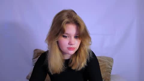 hi Im Mina  online show from 13, 2, 2025