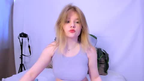 hi Im Mina  online show from 6, 3, 2025