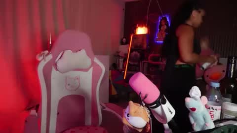 Snapshot of minamariebaby chatting on 15, 4, 2026 MINA online show from 15, 4, 2026