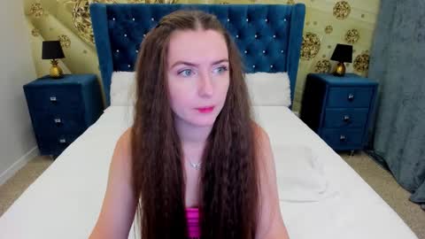 Snapshot of minchelskatrina chatting on 3, 10, 2025 minchelskatrina online show from 3, 10, 2025