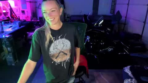 Snapshot of mindymars chatting on 23, 10, 2025 Mindy Mars online show from 23, 10, 2025