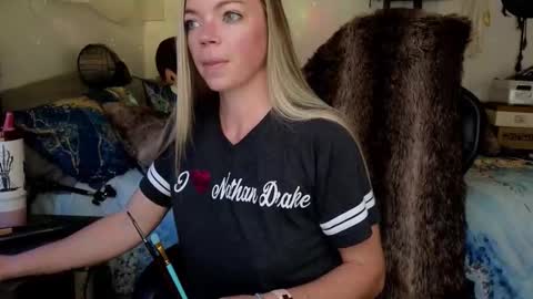 Snapshot of mindymars chatting on 19, 11, 2025 Mindy Mars online show from 19, 11, 2025