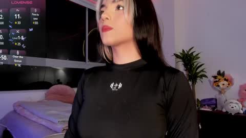 My name is Fer Nice to meet you  give it a thumbs up please its important online show from 5, 3, 2025