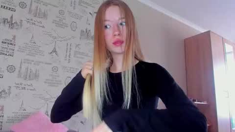 Snapshot of minidiva_ chatting on 12, 9, 2025 Amelia online show from 12, 9, 2025