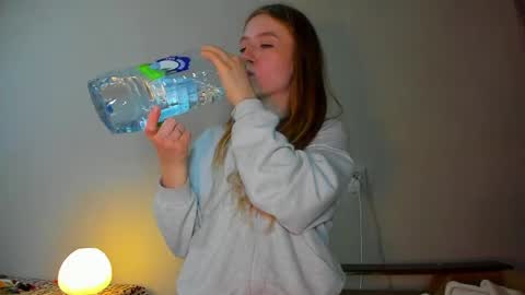 Snapshot of minidiva_ chatting on 29, 5, 2026 Amelia online show from 29, 5, 2026