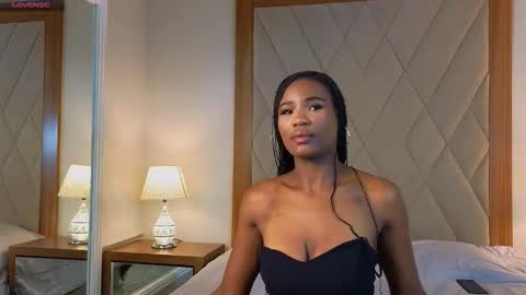 Snapshot of minni_selena chatting on 28, 11, 2025 minni selena online show from 28, 11, 2025