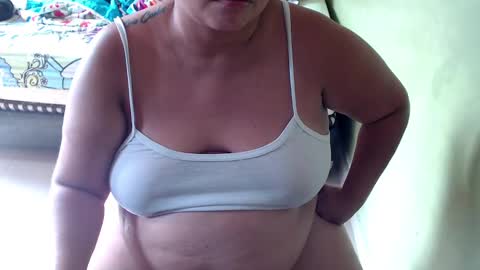 Snapshot of minnie_bbw69 chatting on 10, 3, 2025 Andrea online show from 10, 3, 2025
