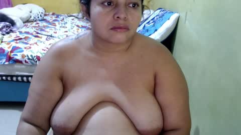 Snapshot of minnie_bbw69 chatting on 13, 4, 2026 Andrea online show from 13, 4, 2026
