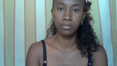 minouch211907 online show from 18, 2, 2025