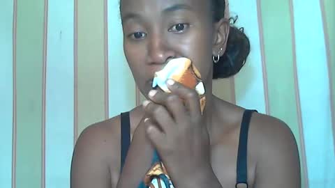 minouch211907 online show from 20, 2, 2025