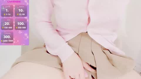 Snapshot of mira_05 chatting on 4, 10, 2025 mira online show from 4, 10, 2025