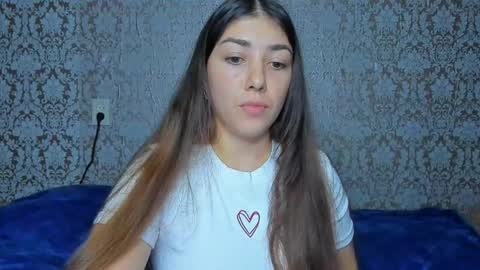 Snapshot of mira_bloempje chatting on 15, 9, 2025 Mira online show from 15, 9, 2025