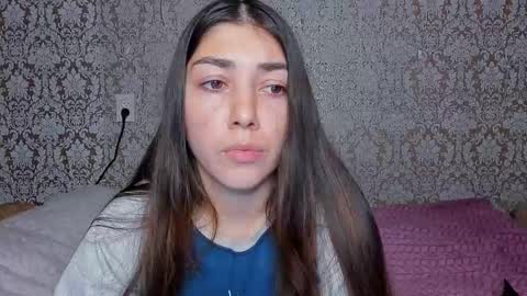 Snapshot of mira_bloempje chatting on 22, 10, 2025 Mira online show from 22, 10, 2025