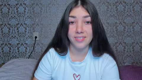 Snapshot of mira_bloempje chatting on 3, 12, 2025 Mira online show from 3, 12, 2025