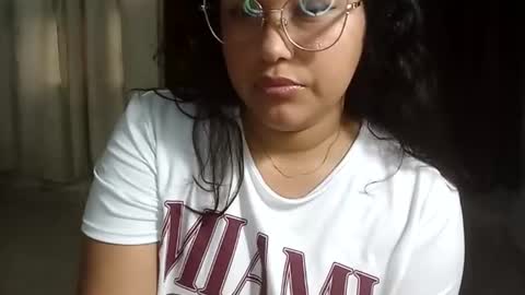 Snapshot of mira_cherry chatting on 27, 10, 2025 mira_cherry online show from 27, 10, 2025