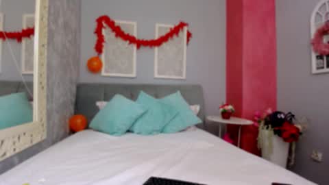 Snapshot of mira_glow chatting on 19, 11, 2025 Mira online show from 19, 11, 2025