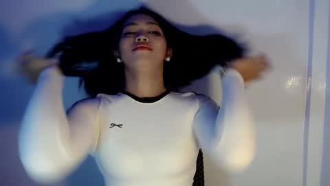 Snapshot of mira_luna222 chatting on 21, 12, 2024 Mira Bella online show from 21, 12, 2024