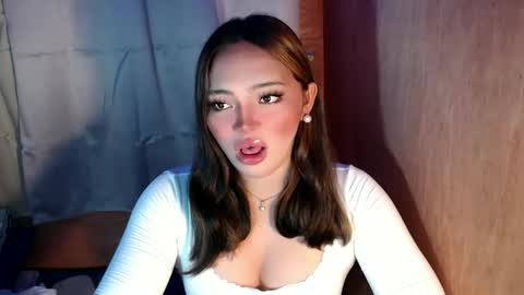 Snapshot of mira_luna222 chatting on 9, 9, 2025 Mira Bella online show from 9, 9, 2025
