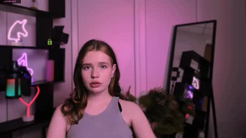 Snapshot of mira_lyn chatting on 29, 11, 2025 mira_lyn online show from 29, 11, 2025