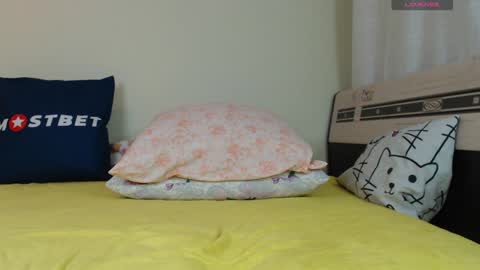 Snapshot of mira_one_ chatting on 5, 12, 2024 mira_one_ online show from 5, 12, 2024