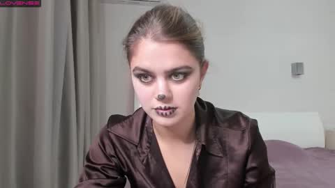 Snapshot of miraa_m chatting on 31, 10, 2025 Mira online show from 31, 10, 2025