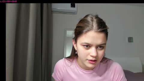 Snapshot of miraa_m chatting on 2, 11, 2025 Mira online show from 2, 11, 2025