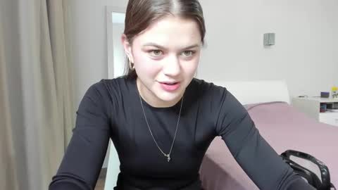 Snapshot of miraa_m chatting on 26, 11, 2025 Mira online show from 26, 11, 2025