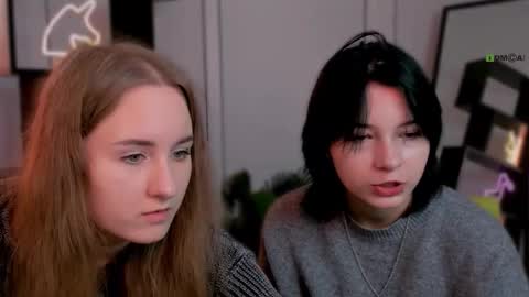 Snapshot of miraella chatting on 12, 10, 2025 Mira online show from 12, 10, 2025