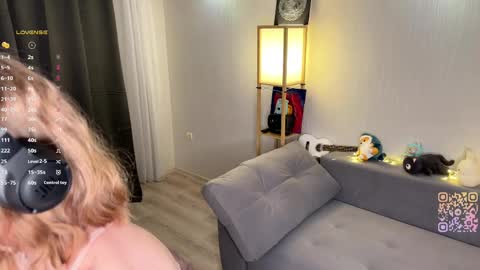 Snapshot of mirakissss chatting on 25, 4, 2026 Mira online show from 25, 4, 2026