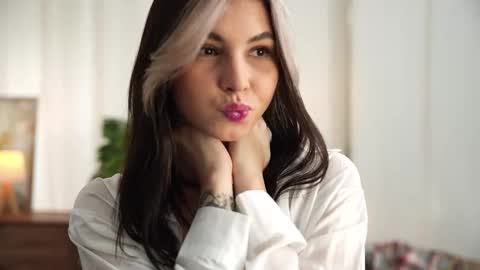 Snapshot of mirandabettman chatting on 23, 10, 2025 My name is Adele online show from 23, 10, 2025