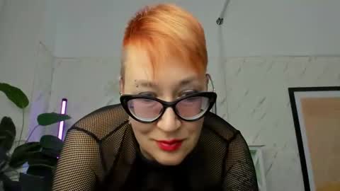 Snapshot of mirandagill chatting on 2, 12, 2024 mirandagill online show from 2, 12, 2024