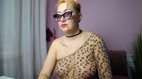 Snapshot of mirandagill chatting on 12, 3, 2025 mirandagill online show from 12, 3, 2025