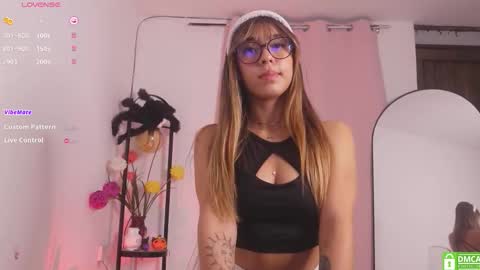 MIRANDA HERNANDEZ online show from 30, 10, 2025