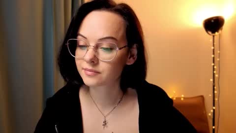 MiraSkyy online show from 6, 11, 2025