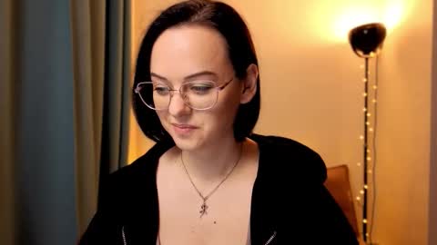 MiraSkyy online show from 7, 11, 2025