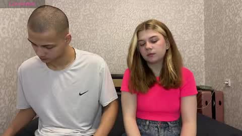 Snapshot of mirelcouple chatting on 19, 5, 2026 mirelcouple online show from 19, 5, 2026