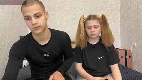 Snapshot of mirelcouple chatting on 26, 5, 2026 mirelcouple online show from 26, 5, 2026